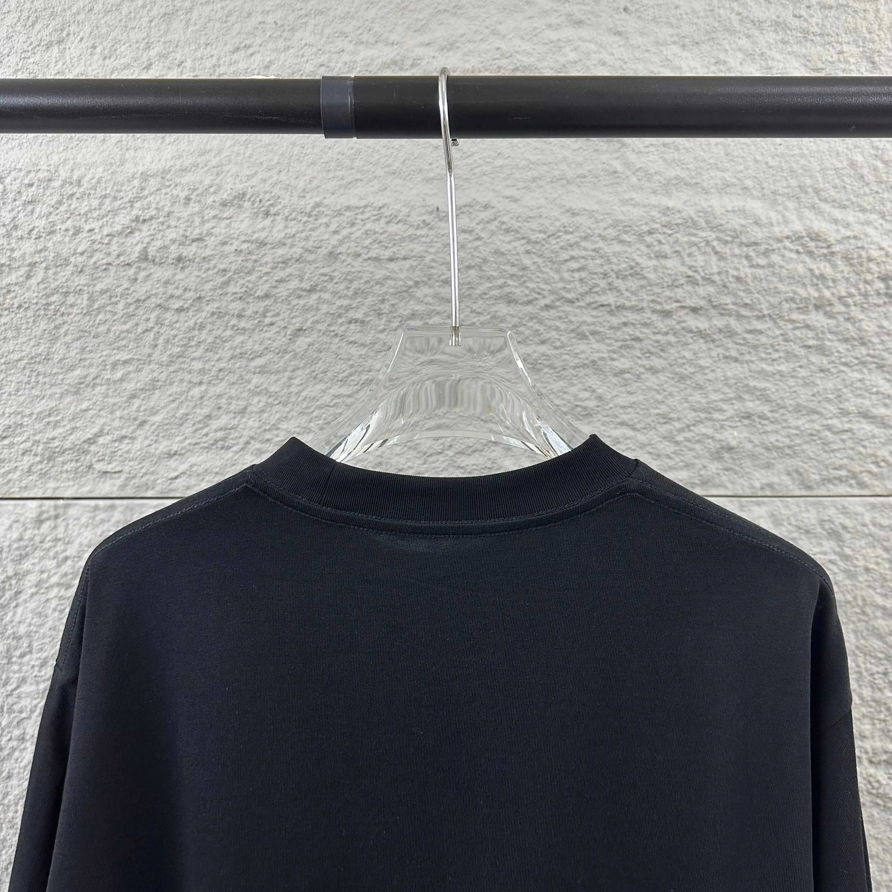 Herme* * 2026 New Arrival Classic T Same Style ：Black White Red Size： S （90-130 ） M （120-150 ） L （140-165 ） XL （160-180 ） XXL （180-210 ）
